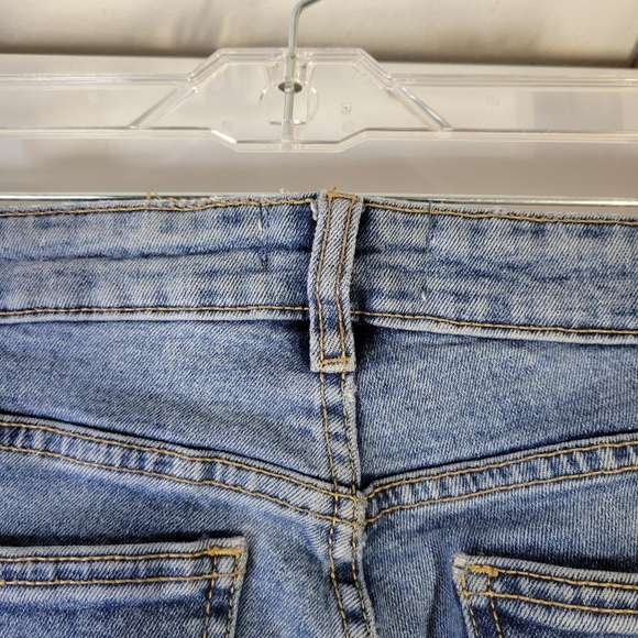 Womans Zara Unfinished hem Jeans Manufactured whiskering Size 10 Small Hole - Picture 8 of 10